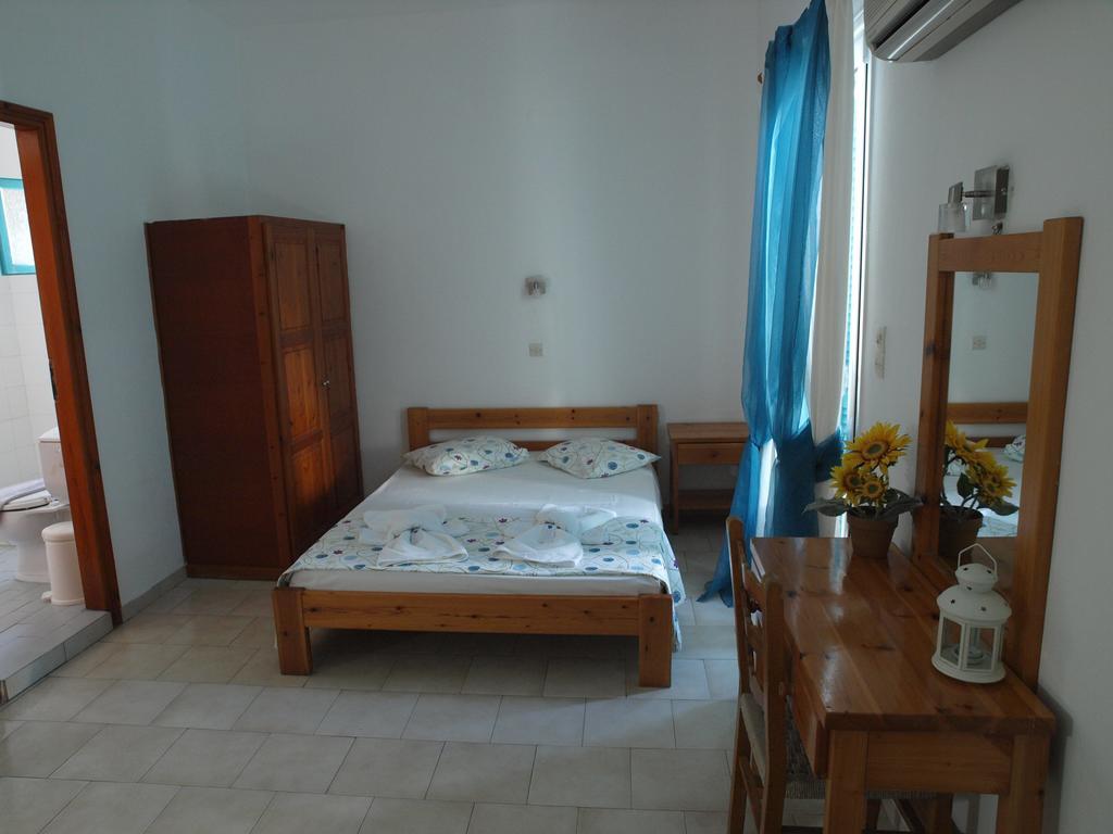 Hotel La Selini Paro Esterno foto