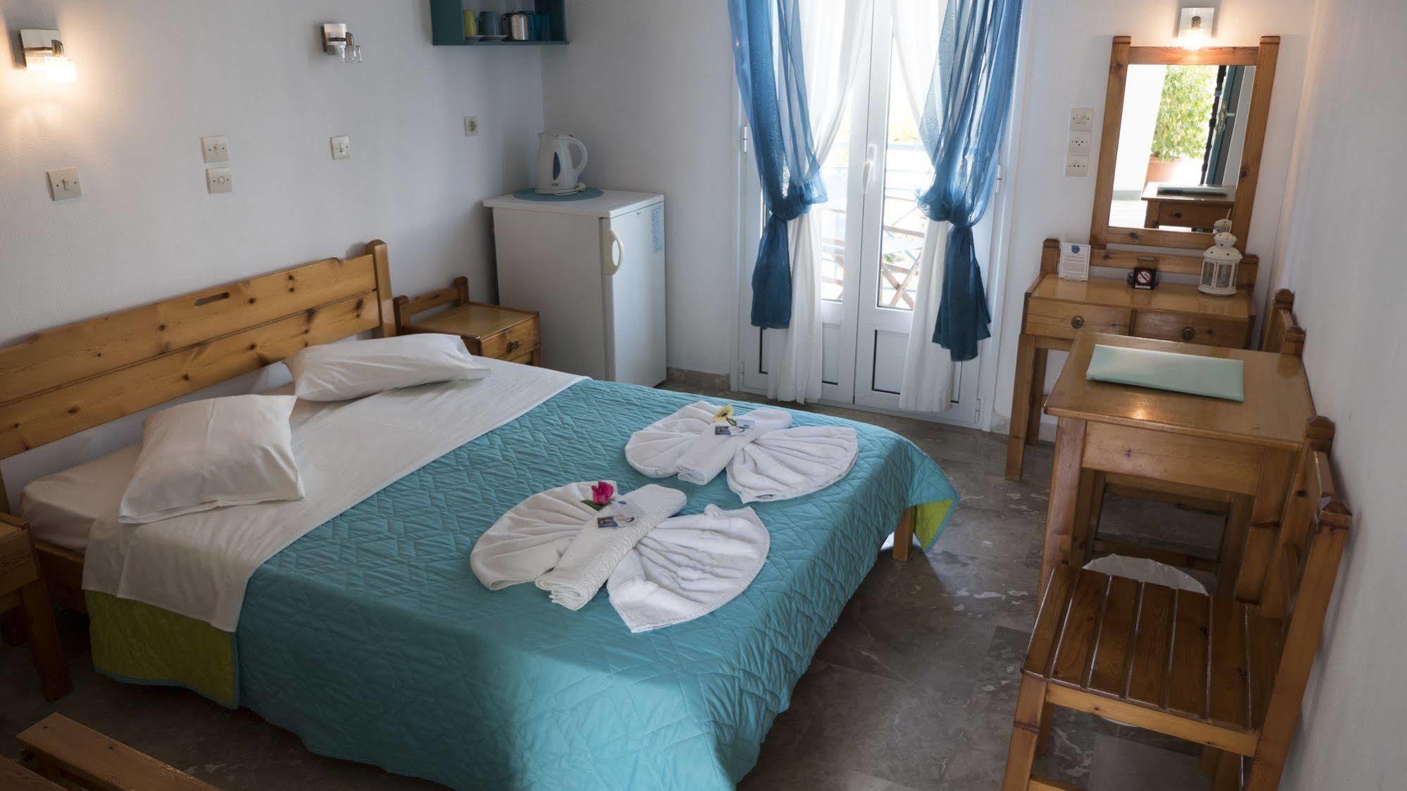 Hotel La Selini Paro Esterno foto