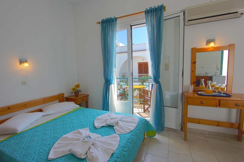Hotel La Selini Paro Esterno foto